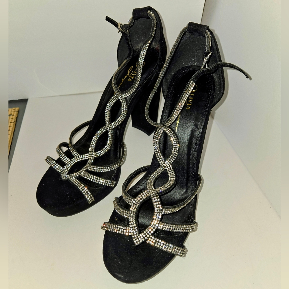 Olivia Ferguson Women's 8.5 Black Heels